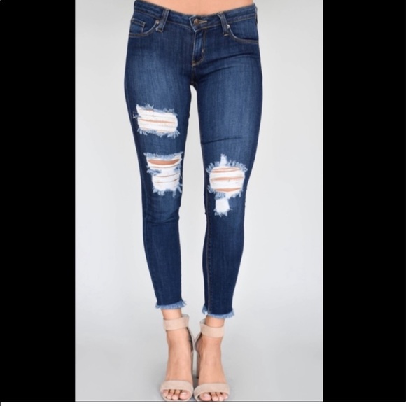 Lulu’s distressed Jean - Picture 2 of 6